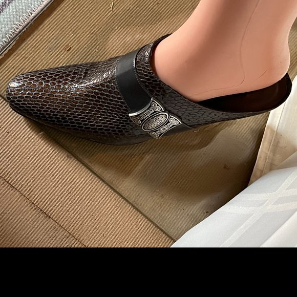 Brighton Rhyme  Pewter Faux Snakeskin Mules  SZ 7.5M   Made in Italy   NWT - Picture 5 of 7